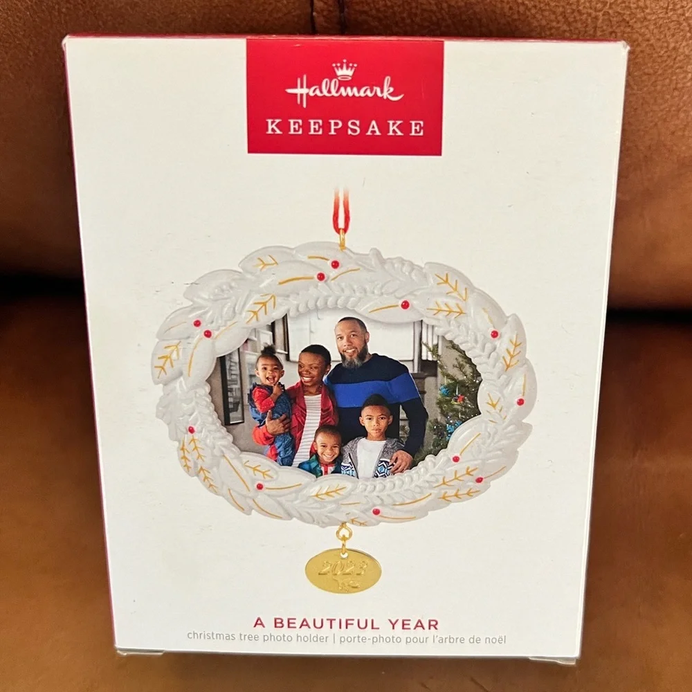 Hallmark Keepsake A Beautiful Year Photo Ornament - White Wreath with 2023 Charm